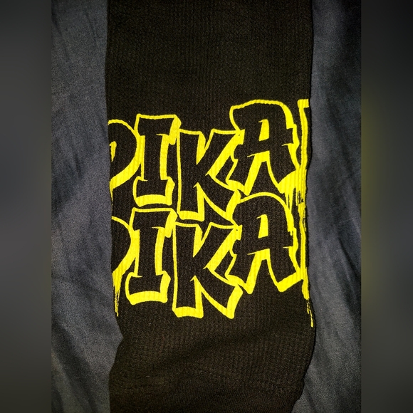 Boys Size Small Black & Yellow Pokémon Pikachu Flannel Long Sleeve Shirt - Picture 3 of 3